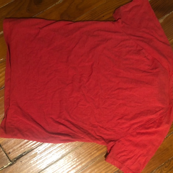 Red AE Button T-Shirt - Picture 3 of 3